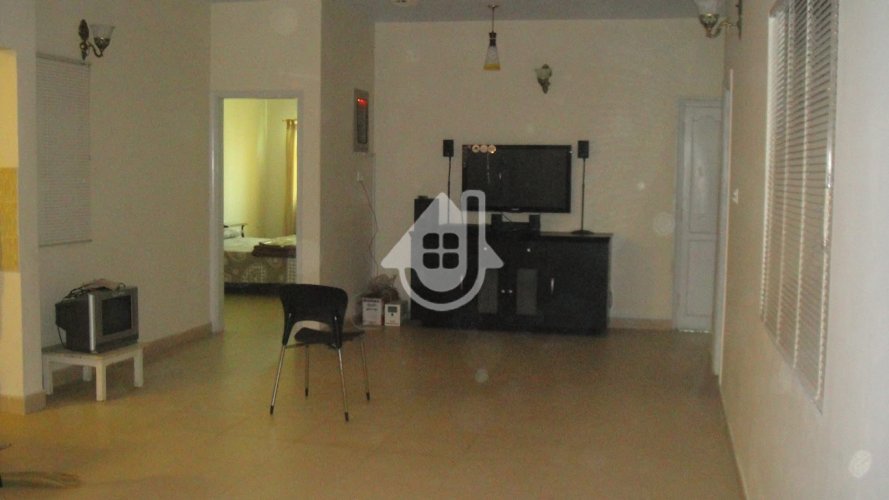 PECHS Block 6, 1800 Sqft, 3 Bed Apartment for Sale.